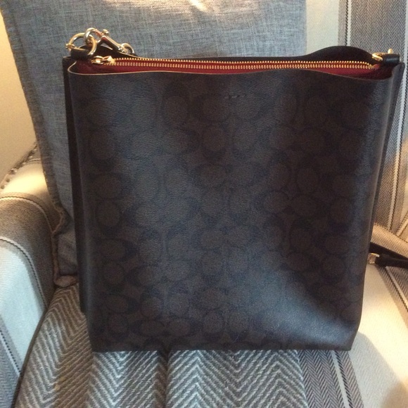 Handbag - Picture 2 of 5